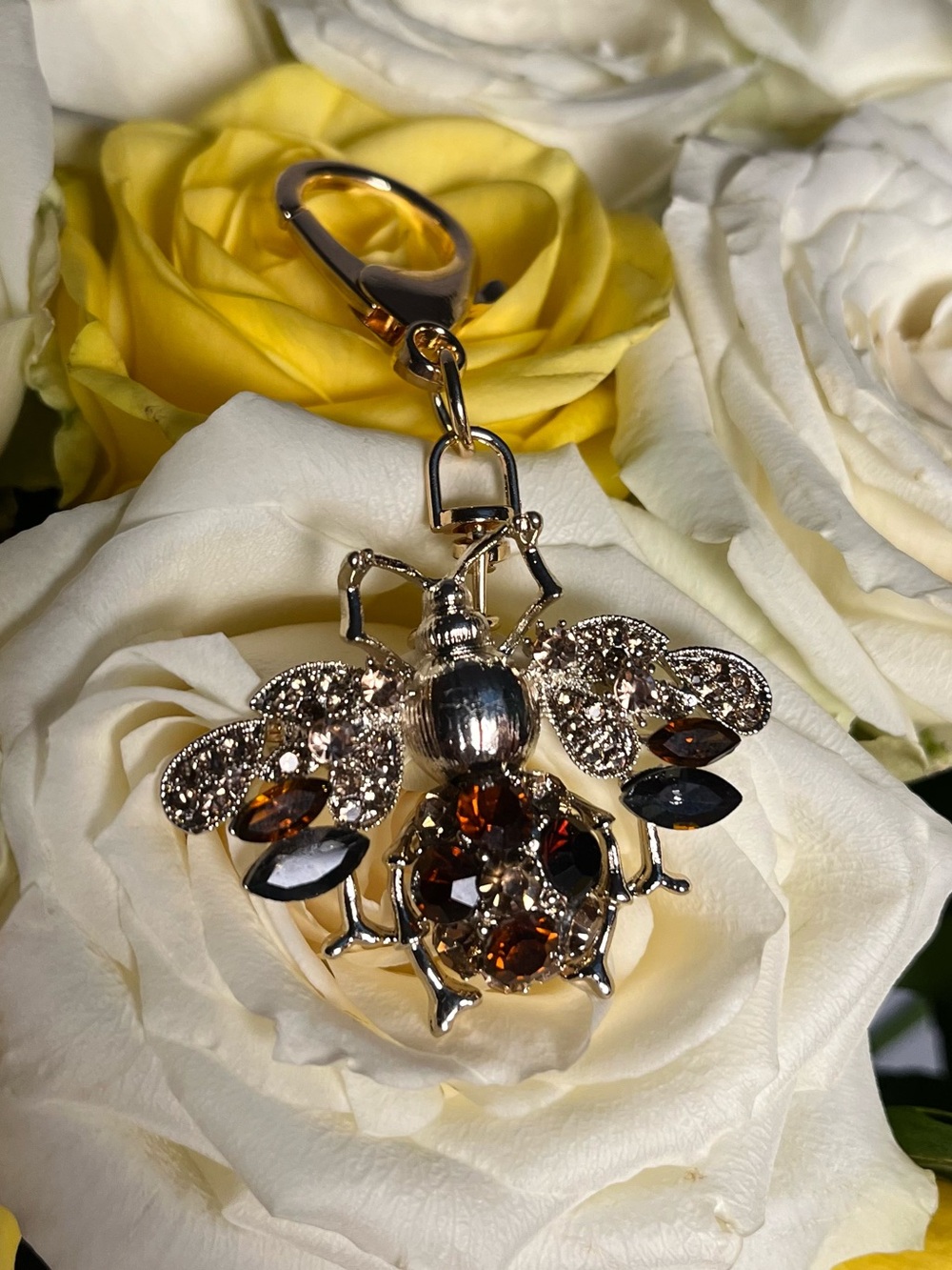 Shimmering Beatle Moth Bee Purse Charm - Picture 9 of 9